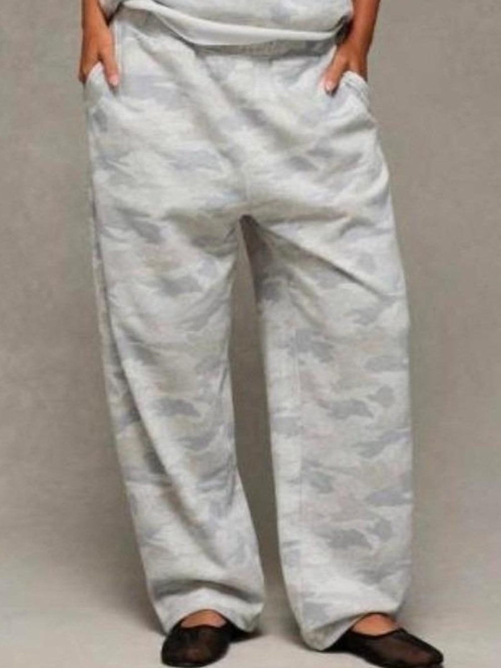 American Eagle Camo Barrel Sweatpants